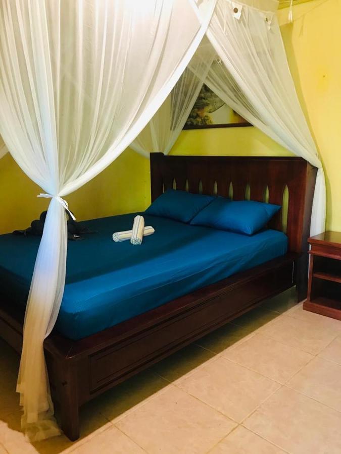 Panorama Backpackers Hotel Bunaken Exterior foto