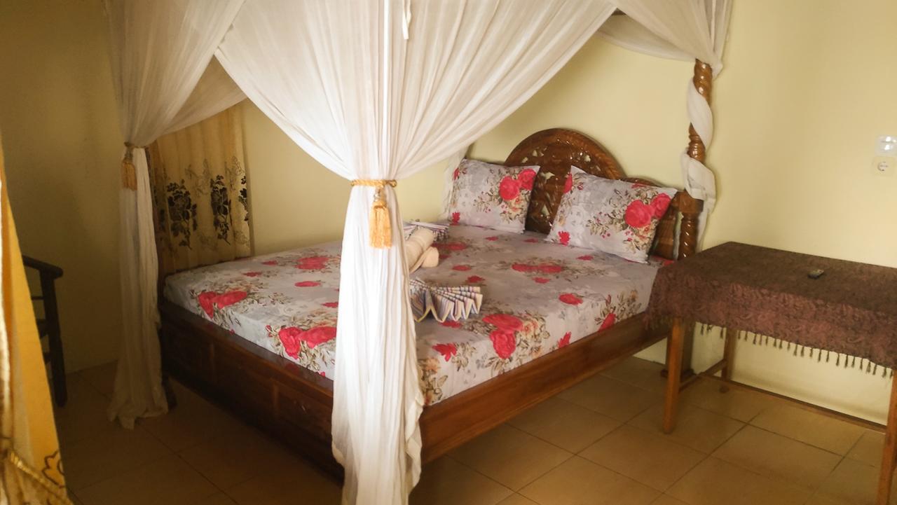 Panorama Backpackers Hotel Bunaken Exterior foto